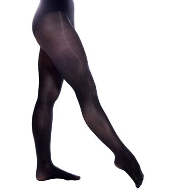 Eine Person in Rumpf 104 Ballettstrumpfhose Elastic in Schwarz auf weißem Hintergrund, hüftabwärts.
